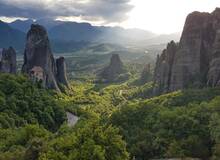 Hiken naar de Meteora Kloosters Hiken naar de Meteora Kloosters