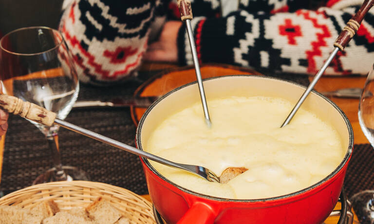Je kan Zwitserland natuurlijk niet verlaten zonder een keer kaasfondue te hebben gegeten Reisadviseur Karin